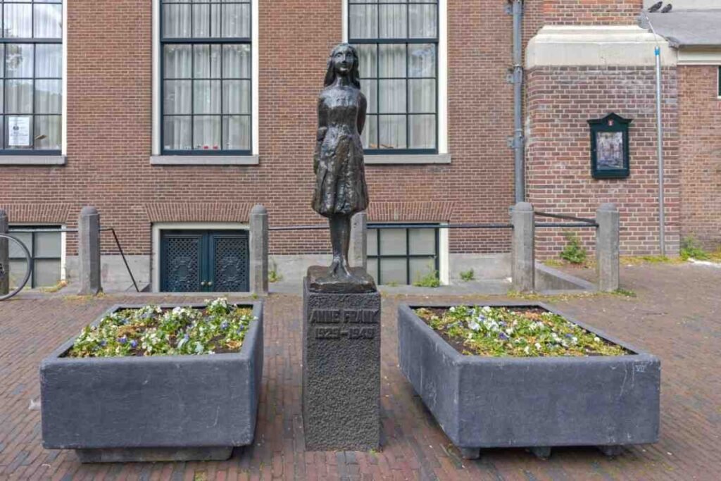 anne-frank-monument-westermarkt-amsterdam