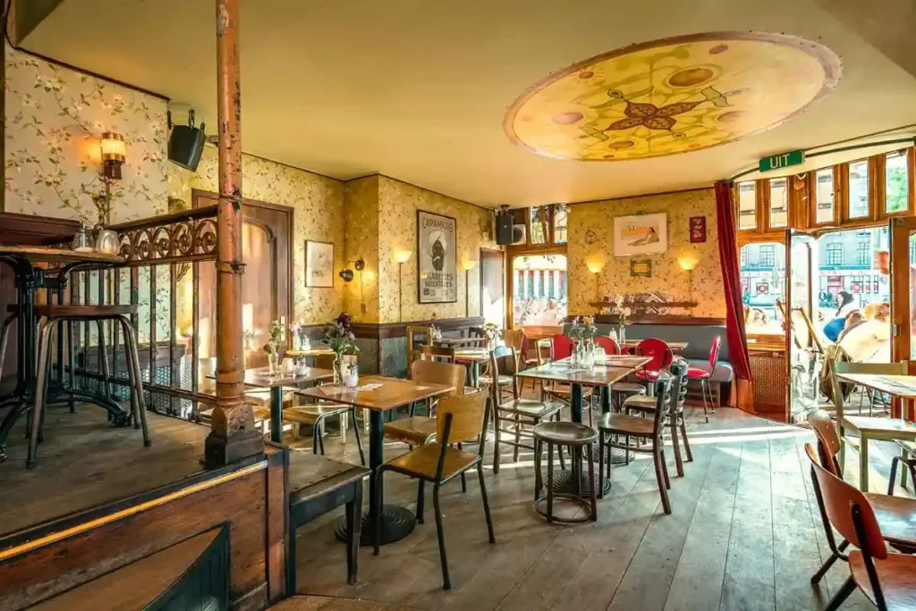 Cafe_fonteyn_interieur4.jpg