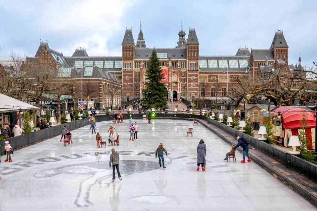 Ice-skating-rink-Amsterdam-Ice-Village